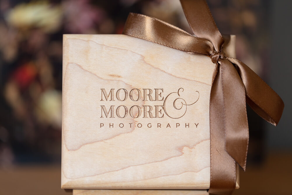 walnut-maple-usb-box-wedding-photos-by-moore-moore-photography-hampshire-9152