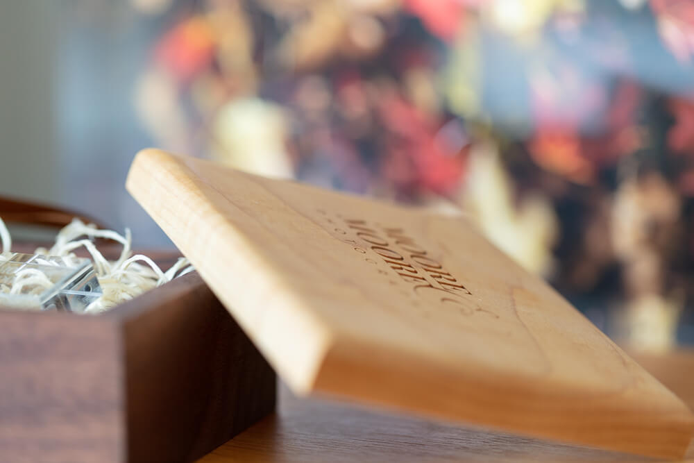 walnut-maple-usb-box-wedding-photos-by-moore-moore-photography-hampshire-9173