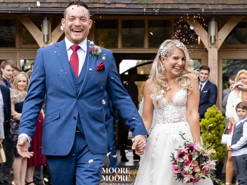 great-confetti-wedding-photos.-berkshire-surrey-hampshire-wedding-photographer-moore-moore-photography