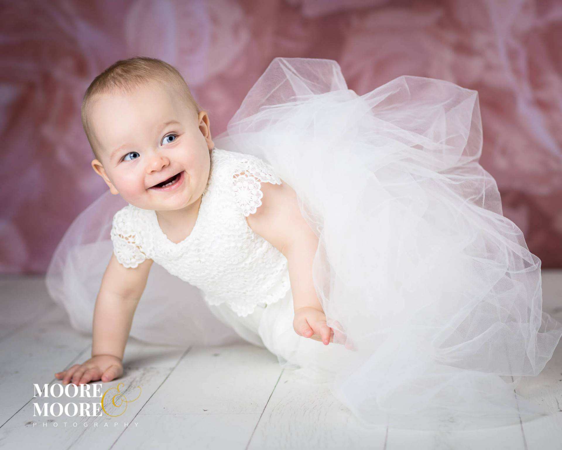 baby-milestone-photoshoot-moore-moore-photography-7345-2 baby-milestone-photoshoot-moore-moore-photography-hampshire